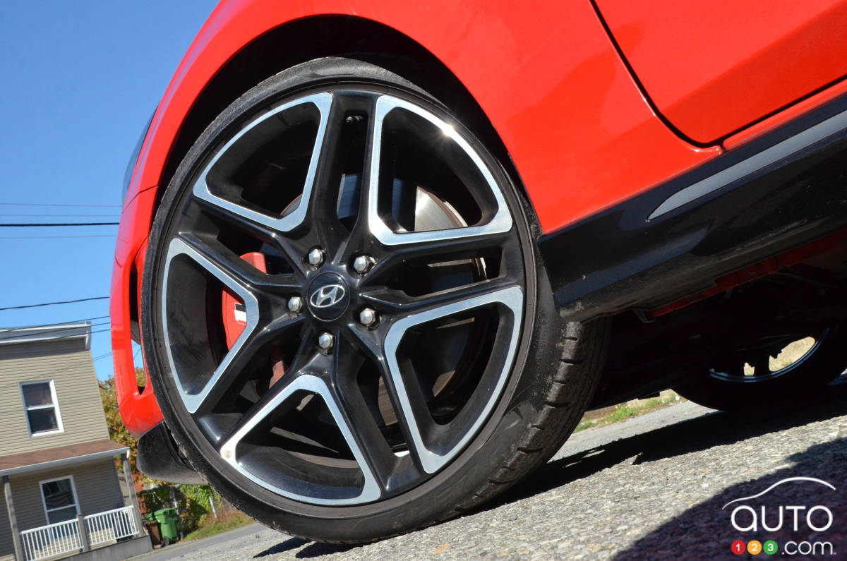 Hyundai Veloster N 2020, roue avant